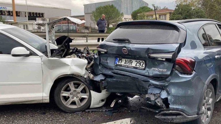 Kocaeli’de Beş Araçlı Zincirleme Kaza: Beş Yaralı