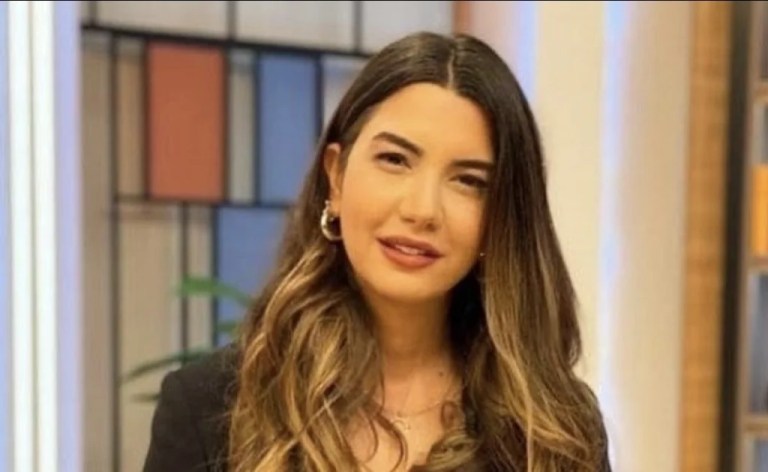 Fulya Öztürk’ten ‘İlahiden Rahatsız Olup Kiliseye Sempati’ Çıkışı