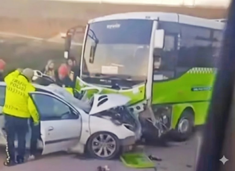 Tavşanlı’da otobüs ve otomobil çarpıştı: Yaralılar var