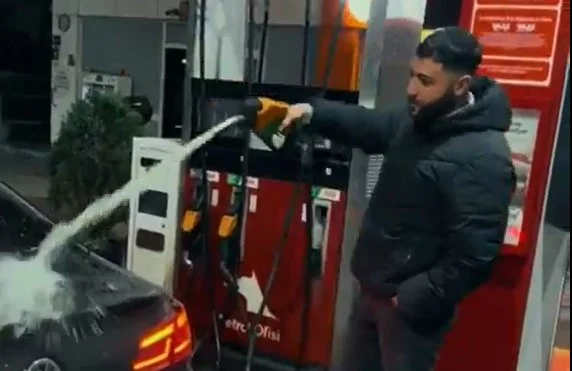 Kocaeli’de akaryakıt istasyonunda şoke eden olay!